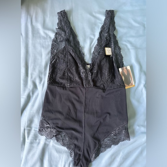 NWT Adrienne Vittadini Sexy Lace Bodysuit - Picture 3 of 5